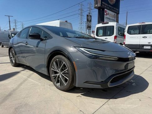 Used 2024 Toyota Prius XLE FWD image 1