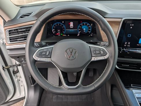 New 2026 Volkswagen Atlas SE image 14