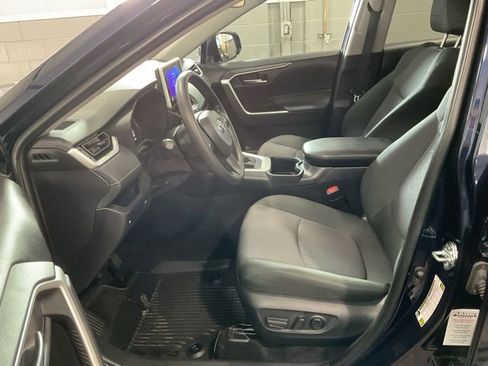 Used 2025 Toyota RAV4 XLE image 10