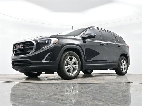 Used 2020 GMC Terrain SLE w/ Driver Convenience Package image 11