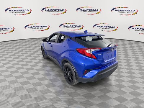 Used 2021 Toyota C-HR XLE image 6