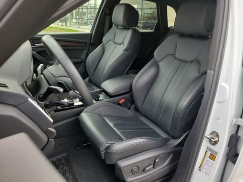 Used 2024 Audi Q5 e Premium Plus w/ Premium Plus Package AWD/4WD image 4
