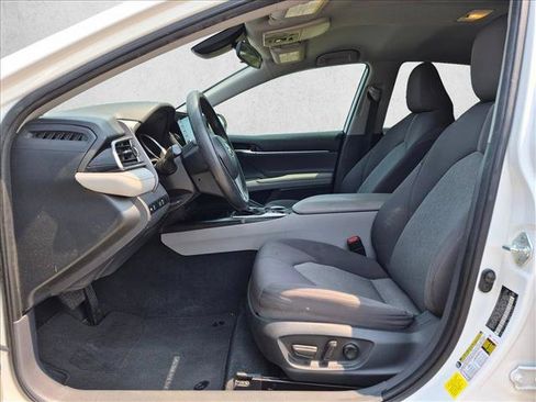 Used 2022 Toyota Camry LE FWD image 17