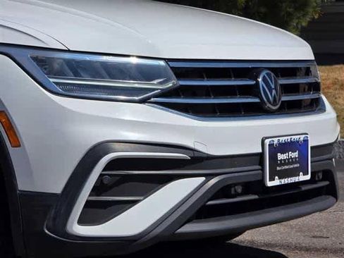 Used 2022 Volkswagen Tiguan SE AWD/4WD image 12