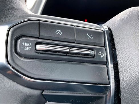 Used 2023 GMC Canyon AT4 w/ AT4 Premium Package AWD/4WD image 16
