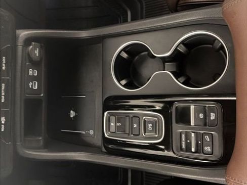 Used 2025 Honda Pilot Elite image 17