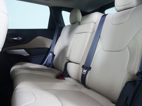 Used 2017 Jeep Cherokee Limited w/ Luxury Group image 15