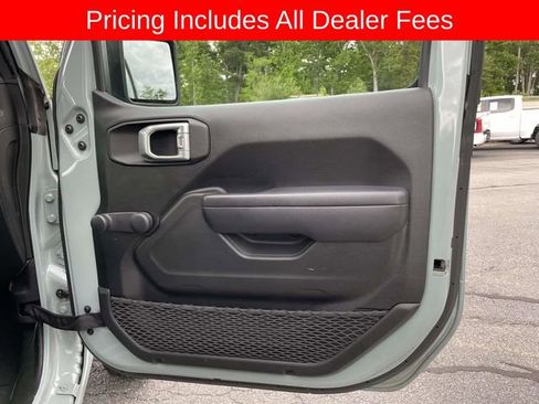 Used 2024 Jeep Wrangler Sport AWD/4WD image 19
