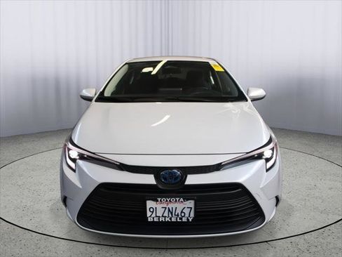 Certified 2024 Toyota Corolla LE w/ LE Convenience Package image 2