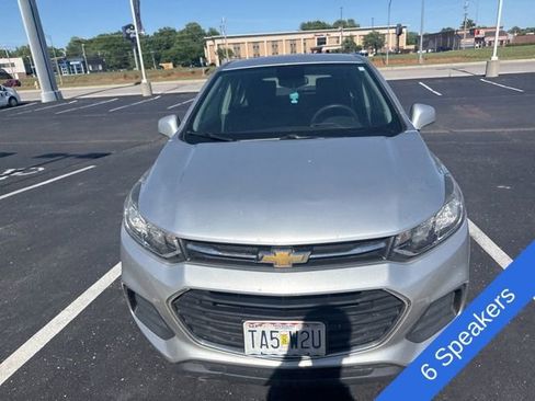 Used 2018 Chevrolet Trax LS AWD/4WD image 2