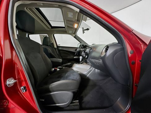 Used 2015 Nissan Juke SV w/ Technology Package FWD image 30