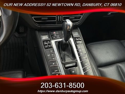 Used 2021 Porsche Macan AWD/4WD image 19