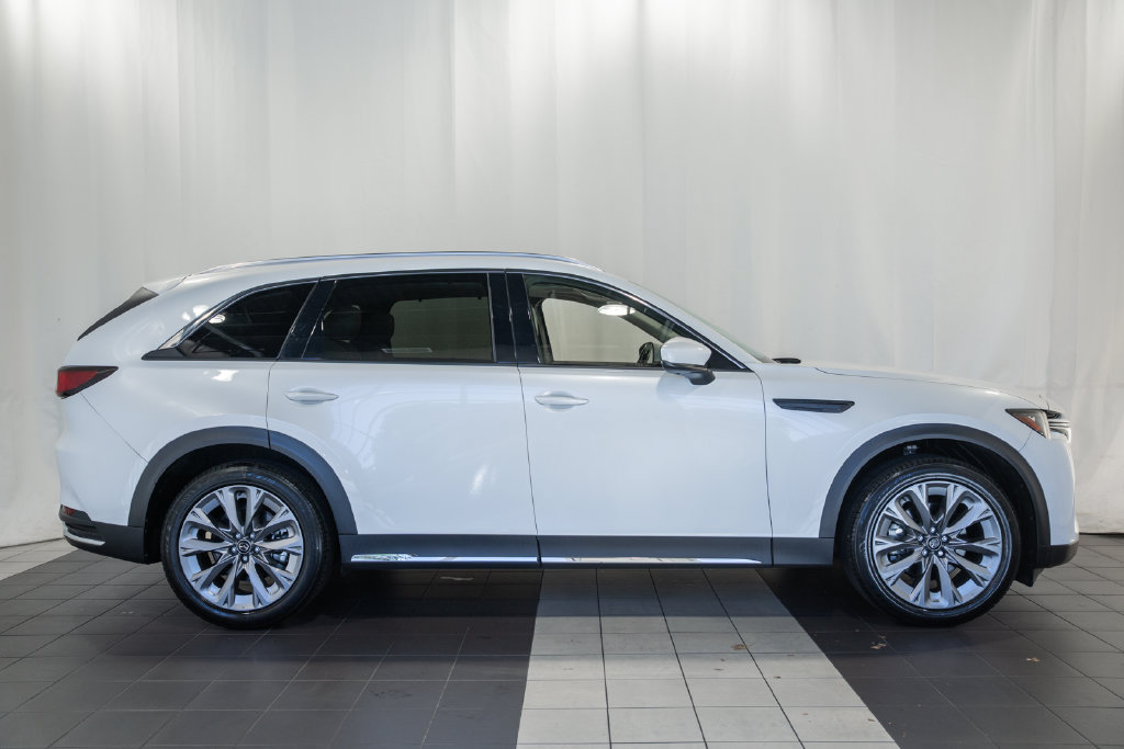 Used 2024 MAZDA CX-90 3.3 Turbo w/ Premium Package AWD/4WD image 3