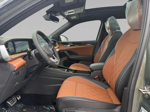 New 2026 Volkswagen Tiguan SEL R-Line AWD/4WD image 11