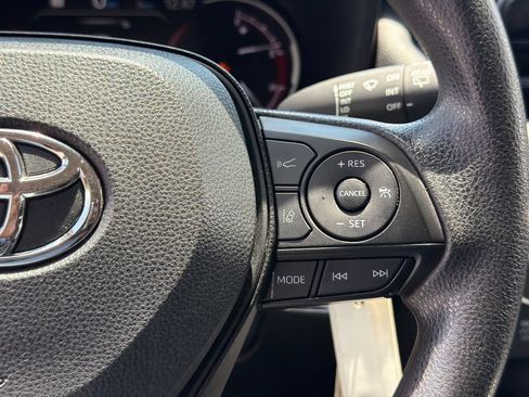 Used 2025 Toyota RAV4 LE AWD/4WD image 26