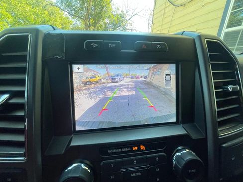 Used 2019 Ford F150 XLT w/ Equipment Group 302A Luxury image 11