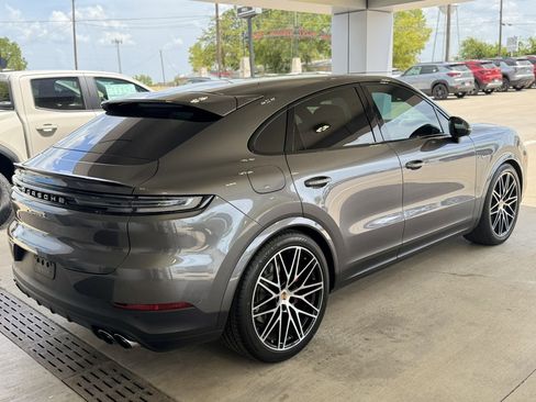 Used 2026 Porsche Cayenne S AWD/4WD image 4