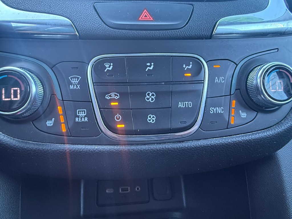 Used 2020 Chevrolet Equinox LT FWD image 2