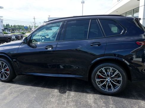 New 2026 BMW X5 xDrive50e w/ M Sport Package AWD/4WD image 10
