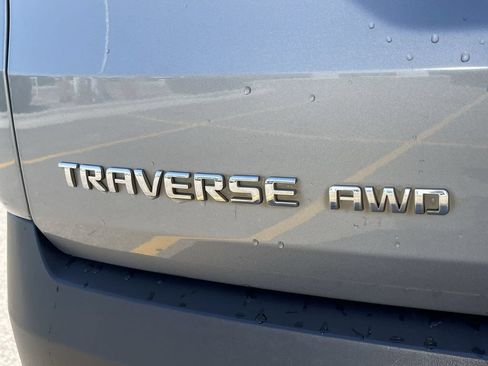 Used 2023 Chevrolet Traverse LT AWD/4WD image 7