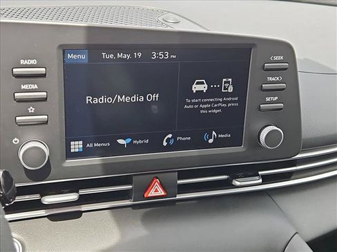 New 2026 Hyundai Elantra Hybrid FWD image 13
