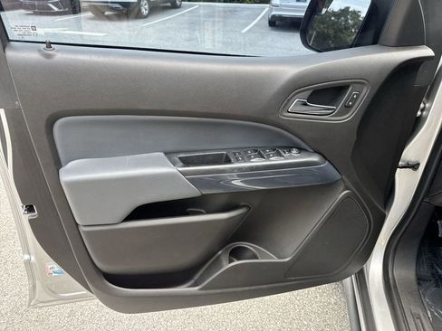 Used 2016 Chevrolet Colorado Z71 AWD/4WD image 38
