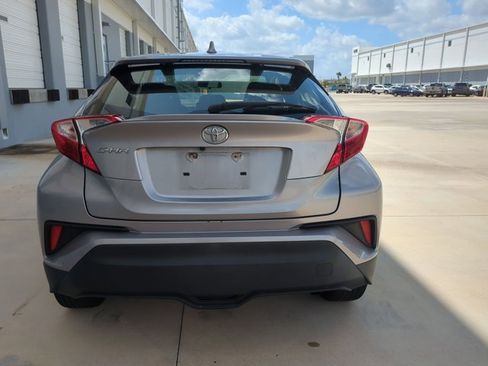 Used 2020 Toyota C-HR LE image 6