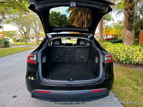 Used 2022 Tesla Model Y Long Range image 74