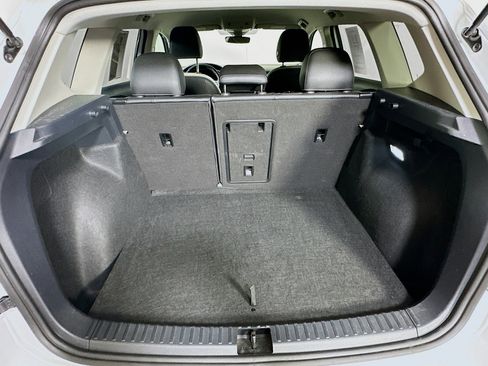 Used 2025 Volkswagen Taos SE image 29