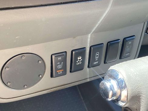 Used 2019 Nissan Frontier SL RWD image 26