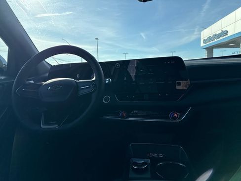 Used 2026 Chevrolet Equinox RS image 15