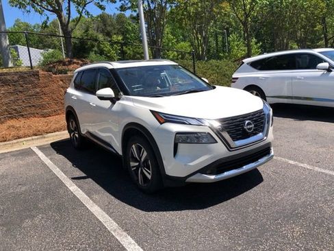 Certified 2022 Nissan Rogue Platinum w/ Head-Up Display Package image 3