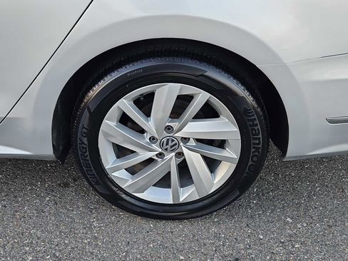 Used 2018 Volkswagen Passat 2.0T SE image 8