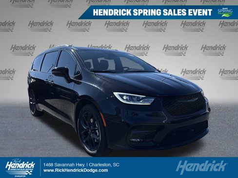 New 2026 Chrysler Pacifica Select w/ S Appearance Package image 1