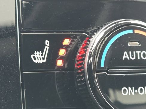 Used 2022 Nissan Pathfinder SL w/ SL Premium Package image 7