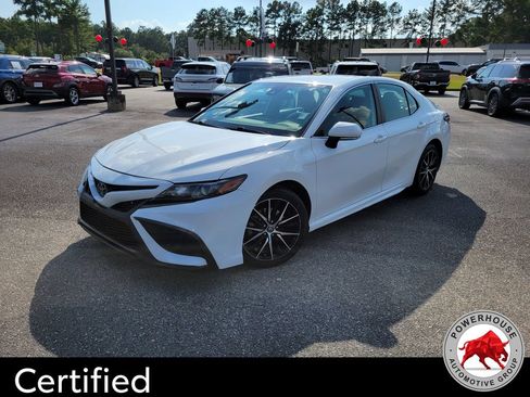 Used 2023 Toyota Camry SE FWD image 1