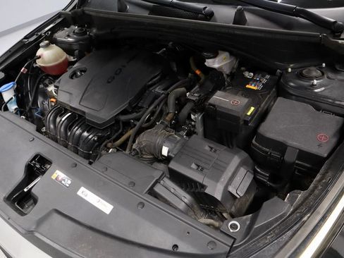 Used 2023 Kia Sportage LX AWD/4WD image 18