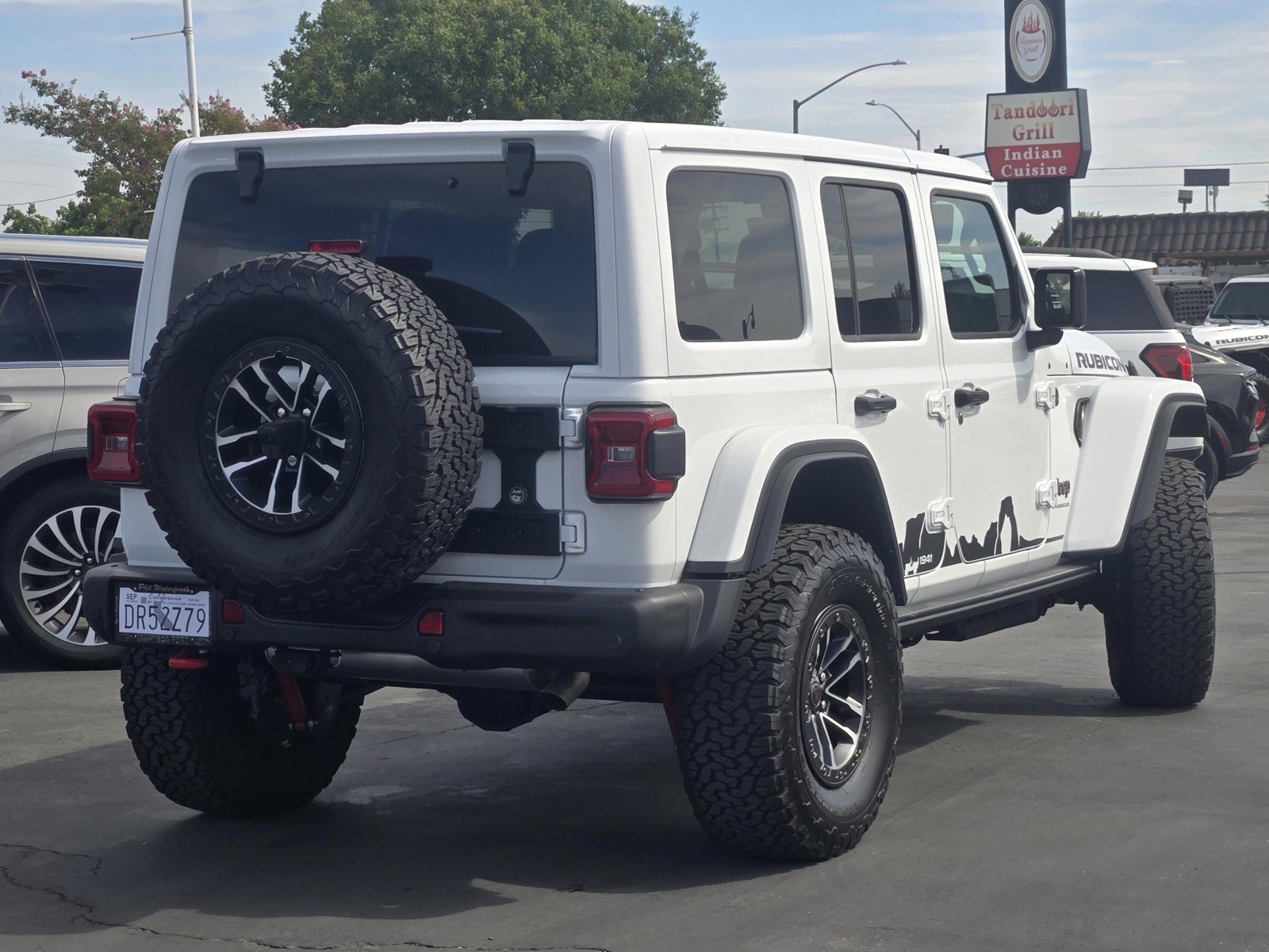 Used 2026 Jeep Wrangler Unlimited Rubicon AWD/4WD image 3