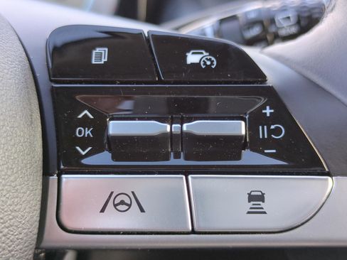 Certified 2024 Hyundai Tucson SEL w/ Convenience Package FWD image 12