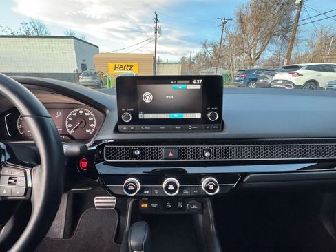 Used 2025 Honda Civic Sport image 18