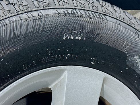 Used 2020 RAM 1500 Classic SLT image 32