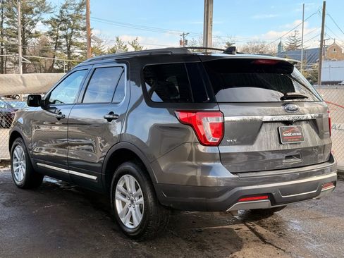 Used 2019 Ford Explorer XLT image 11