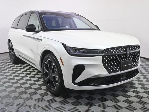 New 2026 Lincoln Nautilus Reserve AWD/4WD image 9
