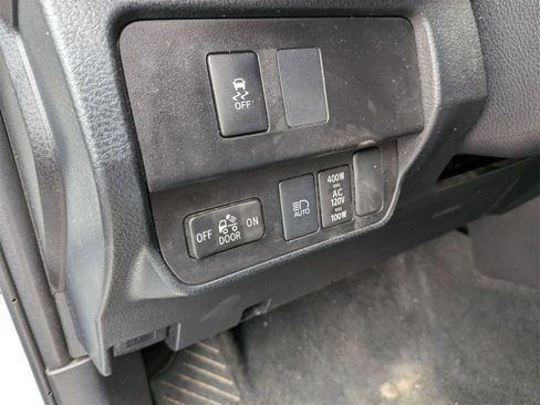 Used 2023 Toyota Tacoma TRD Off-Road image 17