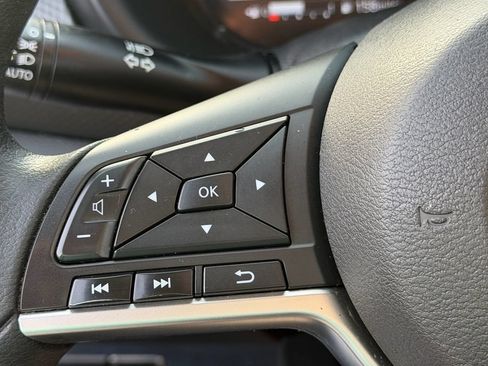 Used 2022 Nissan Kicks SV FWD image 24