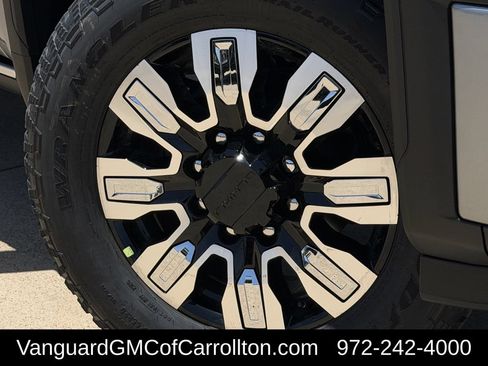 New 2026 GMC Sierra 2500 Denali w/ Denali Reserve Package AWD/4WD image 9