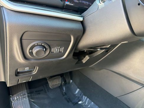 Used 2023 Jeep Grand Cherokee L Laredo AWD/4WD image 20