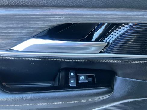 Used 2024 Jeep Wagoneer L Series II RWD image 34