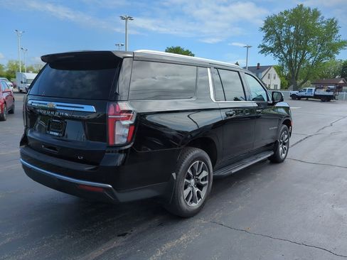 Used 2022 Chevrolet Suburban LT w/ Luxury Package AWD/4WD image 9