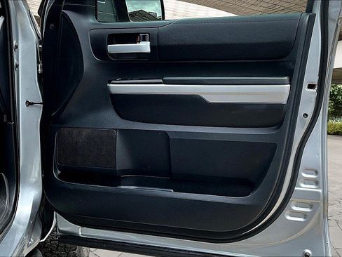 Used 2019 Toyota Tundra SR5 w/ SR5 Upgrade Package image 18